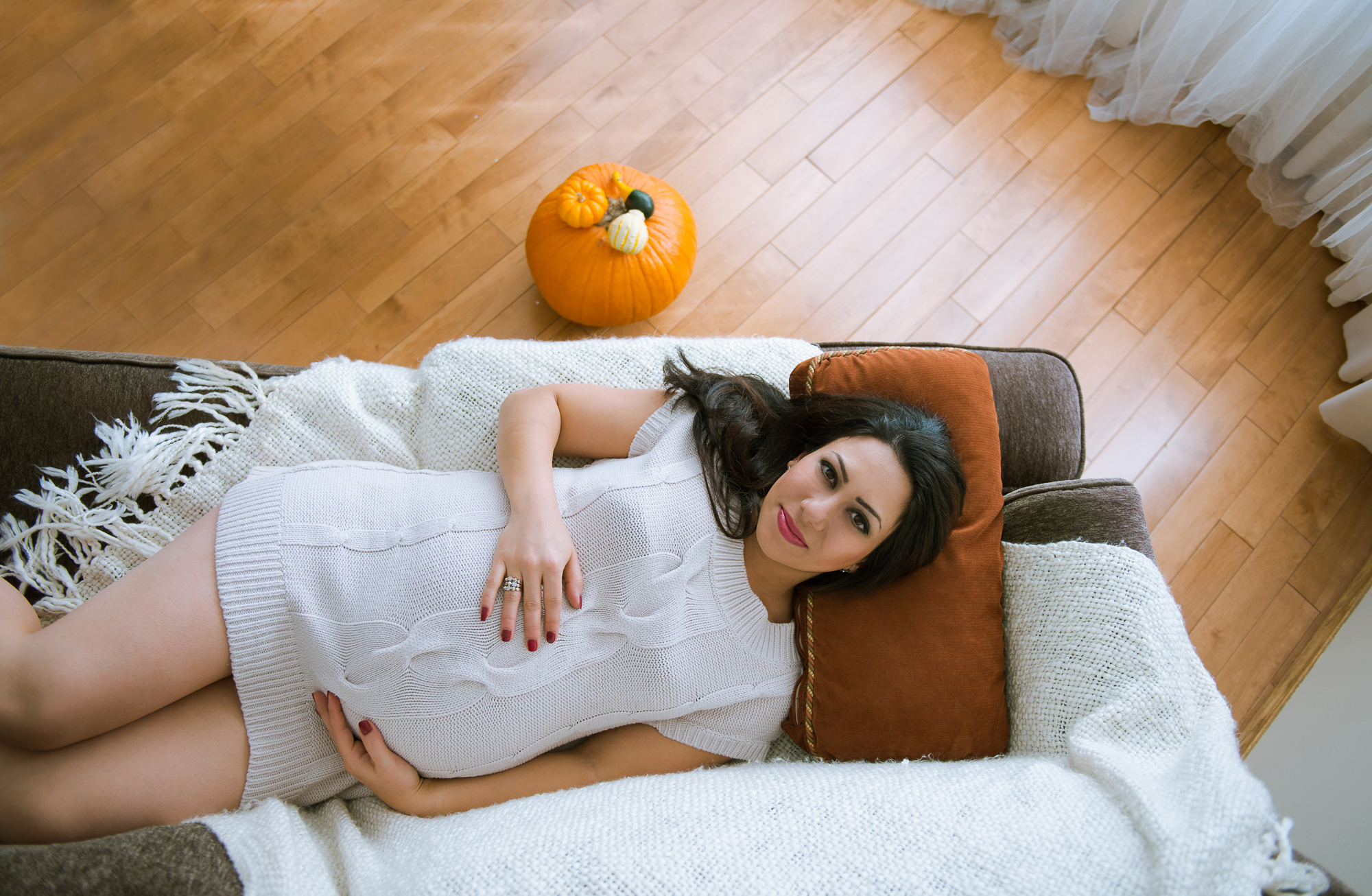 Fall Maternity Photos | Mona’s Maternity session