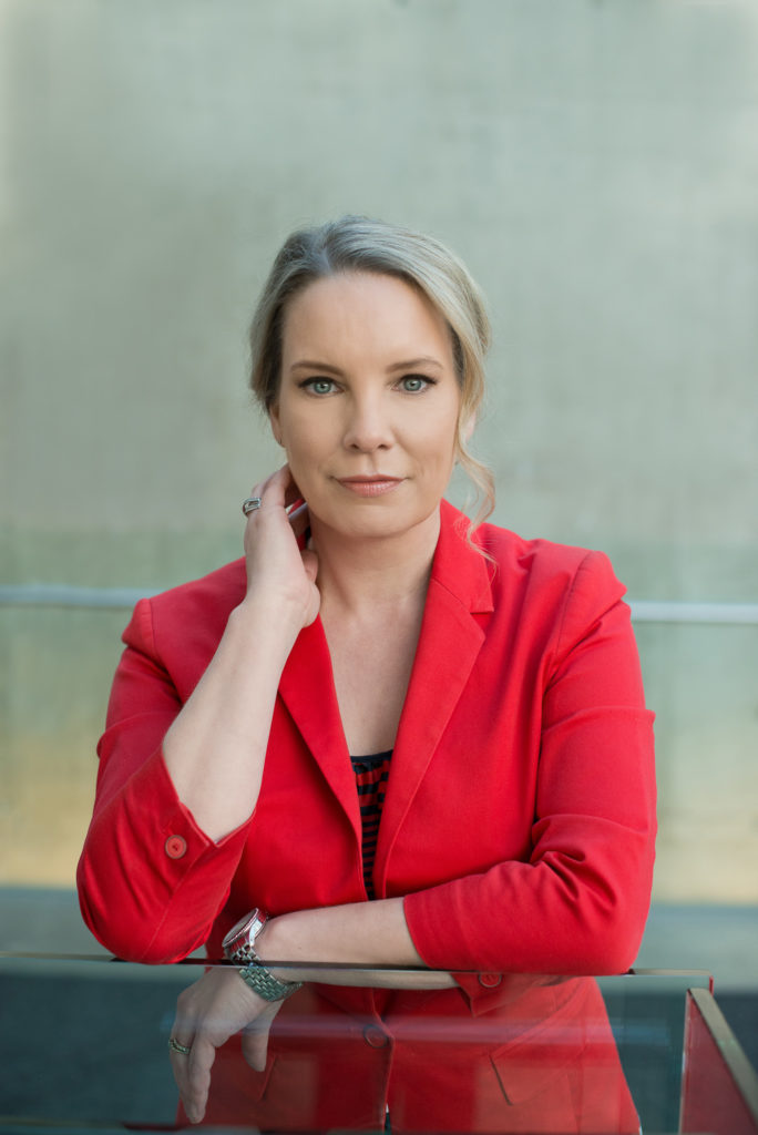 Outdoor Head Shot Photos, Claudia T Photography. Calgary Photographer, Business Head shots, Headshot photographer, Corporate Headshot photos