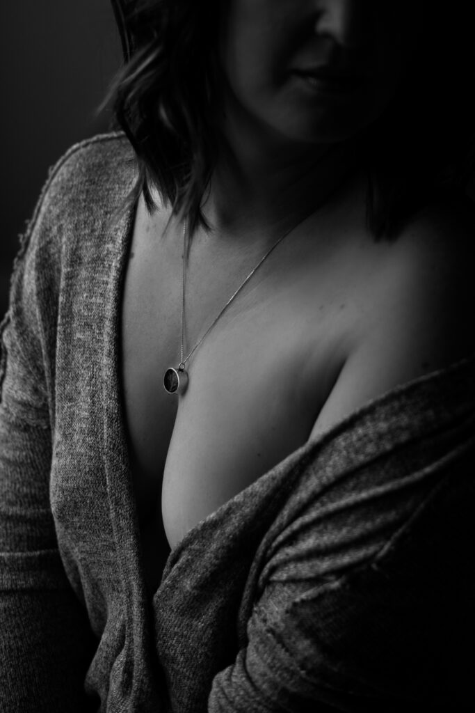 Jewellery styling for Boudoir, fine art  boudoir portrait studio in Calgary, Calgary boudoir photographer, jewellery concierge, Robyn Bell-Wong Calgary, Claudia Tecuceanu boudoir photographer