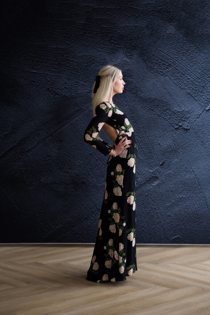 Mother's Day portrait session in Calgary, Mother's Day gifts, unique gifts for her, maternity gift ideas, Claudia T. Photography, Claudia Tecuceanu photographer in Calgary, luxury women's portrait photographer