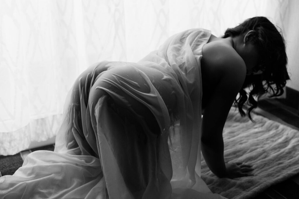 gifts for mom, boudoir photographer, Claudia T. Photography, intimate photo studio in Calgary, boudoir photography in Calgary