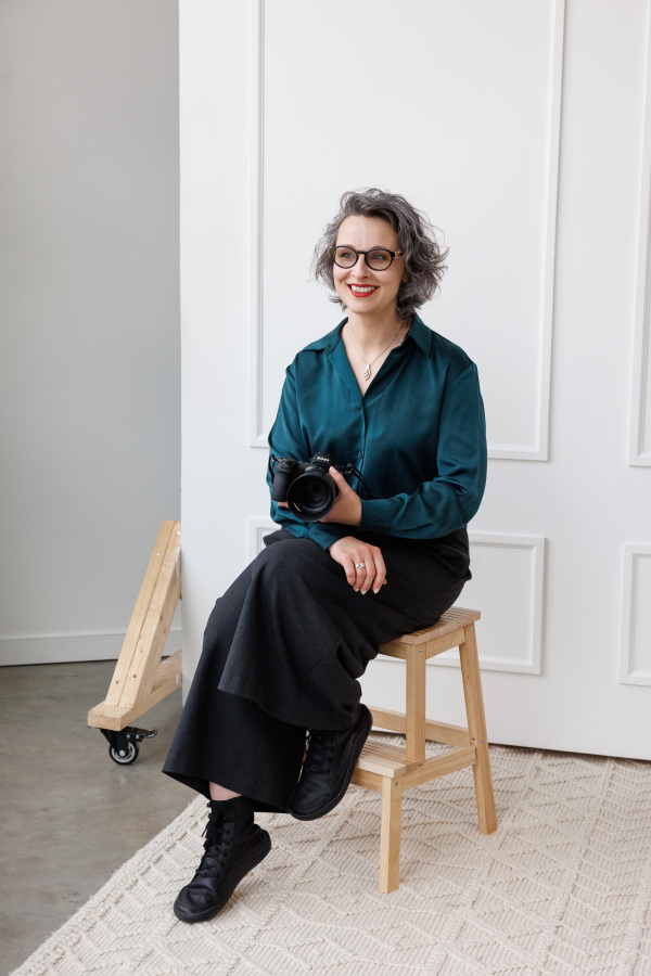 Claudia Tecuceanu portrait photographer in Calgary
