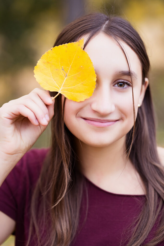 Beautiful locations for fall photos in Calgary, Claudia Tecuceanu portrait photographer, fall family photos, fall minis