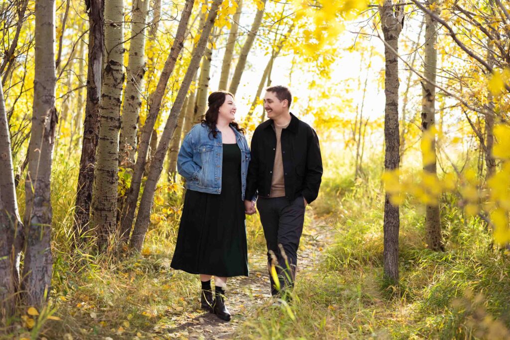 couple photographer, Fall couple photos, Claudia Tecuceanu photographer, outdoor engagement photos, romantinc fall photos, fall couple photographer