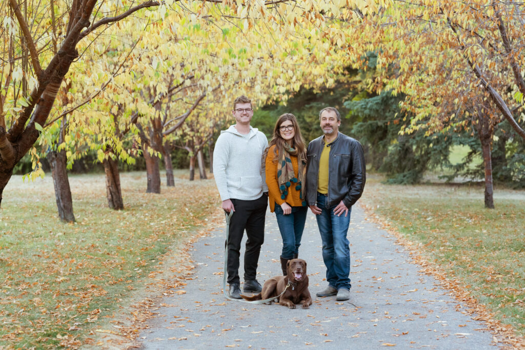 Claudia Tecuceanu extended family photographer, fall extended family photoshoot, outdoor family photos in Calgary, generation family photos, pet photos in fall