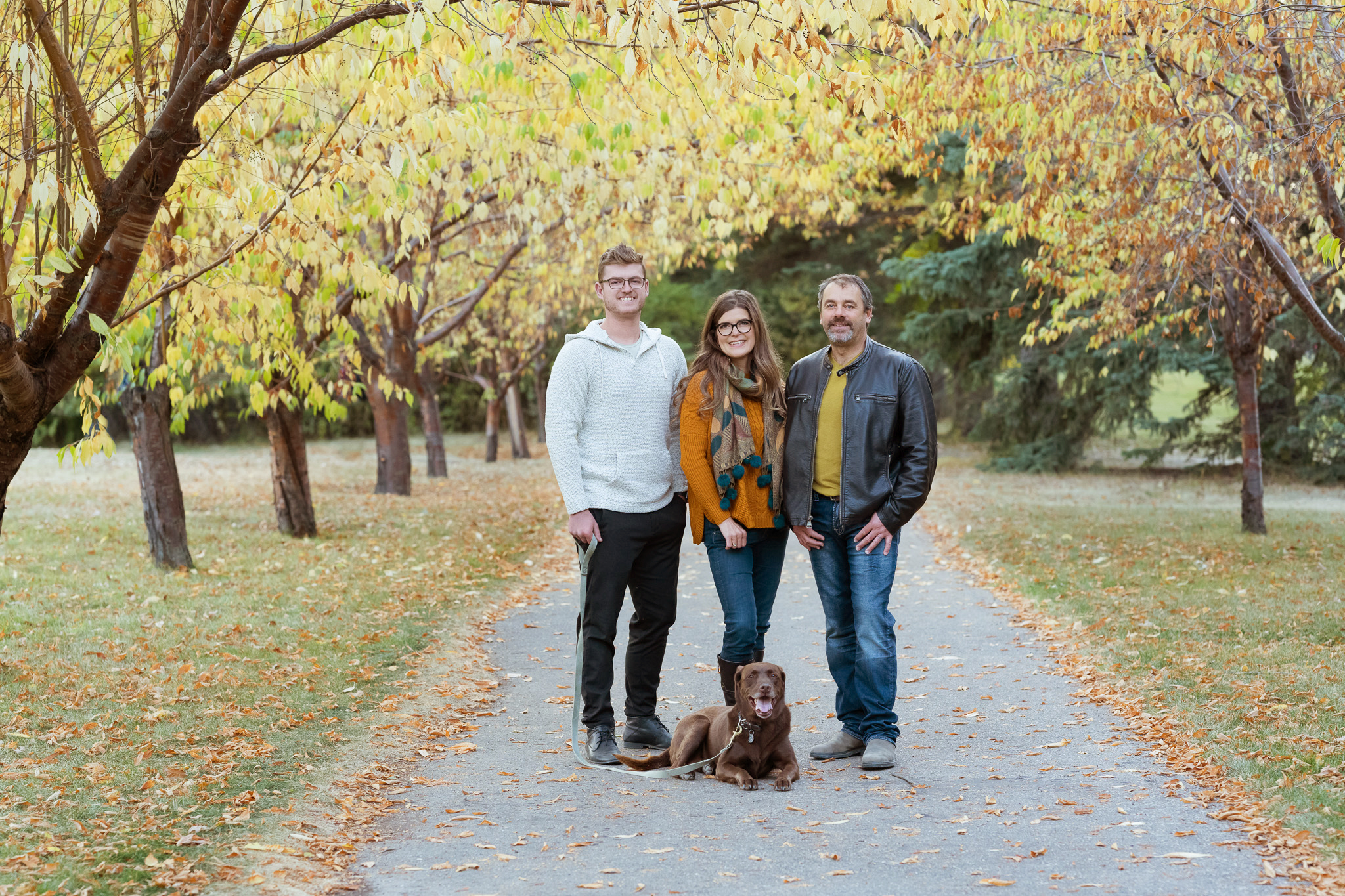 Claudia Tecuceanu extended family photographer, fall extended family photoshoot, outdoor family photos in Calgary, generation family photos, pet photos in fall